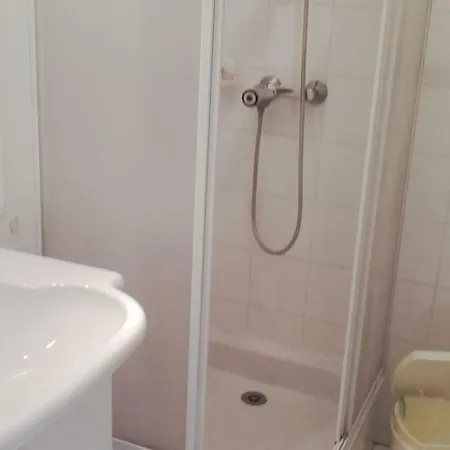 Chez Linette, 22 Place Saint-roch Menton
