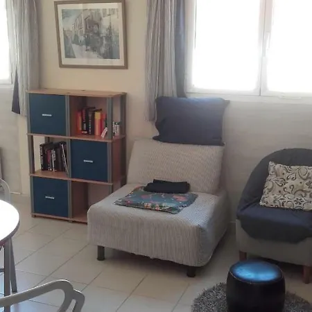 Chez Linette, 22 Place Saint-roch Apartment