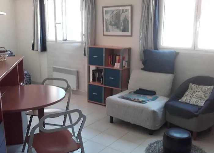 22 Place Saint-roch מנטון